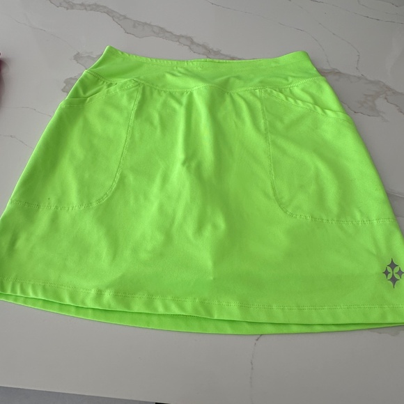 Ladies Green Small golf skort size S - Picture 1 of 4